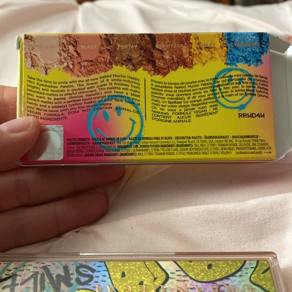 Urban Decay Eyeshadow Naked Mucho Happy - Picture 6 of 6